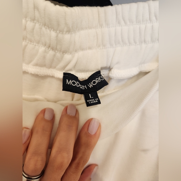 Modern Works 2 pieces set ( Ivory) - Picture 10 of 16